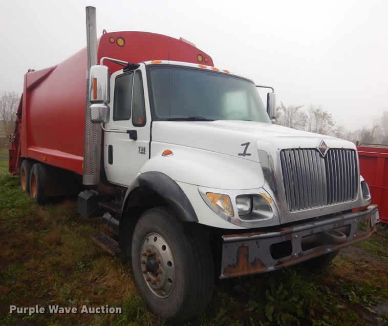 image for item DK3243 2007 International 7500 HT570  refuse truck