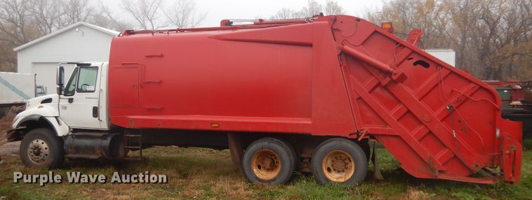 image for item DK3243 2007 International 7500 HT570  refuse truck