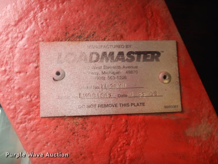 image for item DK3243 2007 International 7500 HT570  refuse truck