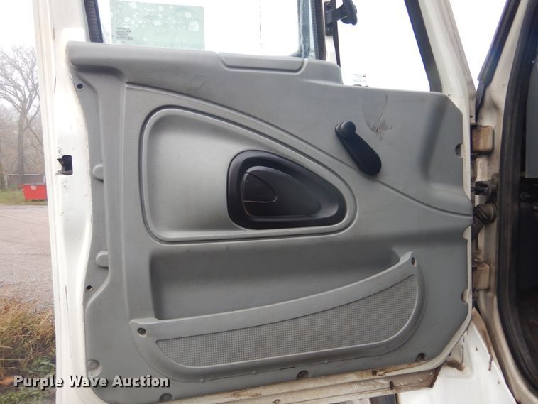 image for item DK3243 2007 International 7500 HT570  refuse truck