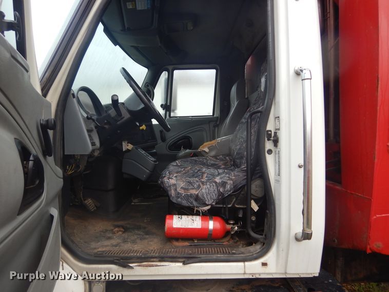 image for item DK3243 2007 International 7500 HT570  refuse truck