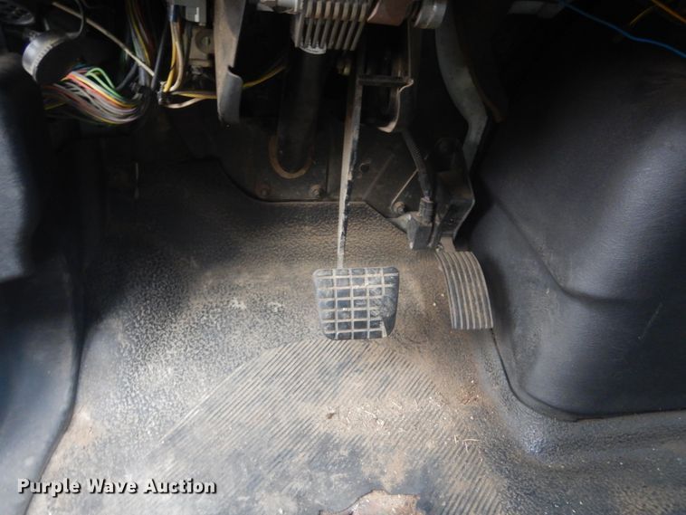 image for item DK3243 2007 International 7500 HT570  refuse truck