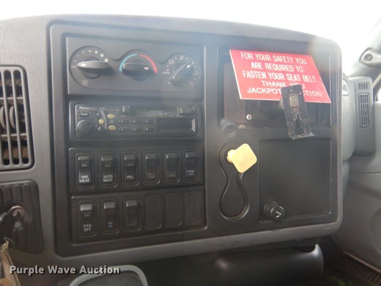 image for item DK3243 2007 International 7500 HT570  refuse truck