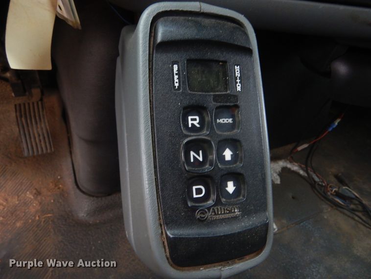 image for item DK3243 2007 International 7500 HT570  refuse truck