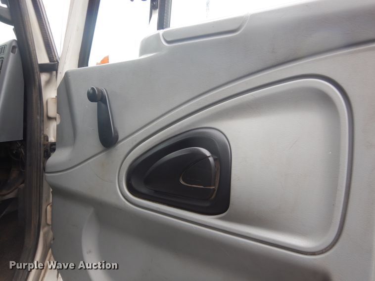 image for item DK3243 2007 International 7500 HT570  refuse truck