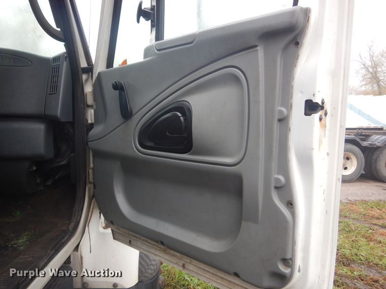 image for item DK3243 2007 International 7500 HT570  refuse truck