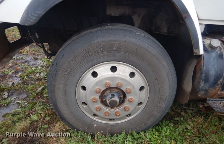 image for item DK3243 2007 International 7500 HT570  refuse truck