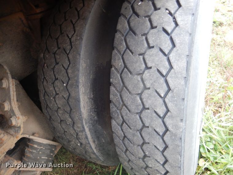 image for item DK3243 2007 International 7500 HT570  refuse truck