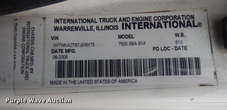 image for item DK3243 2007 International 7500 HT570  refuse truck