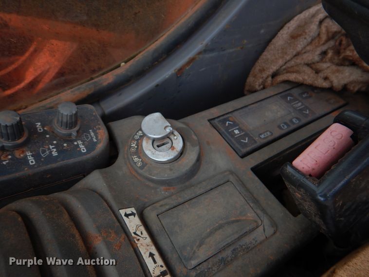 image for item DL0694 2005 Hitachi ZX200LC  excavator