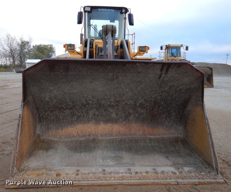 image for item DL5761 1996 Volvo L150C  wheel loader