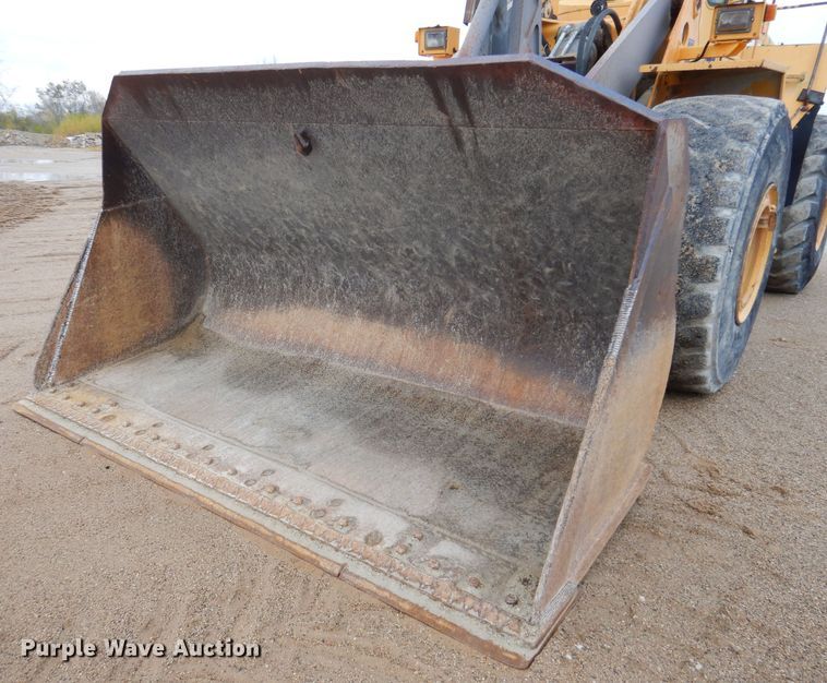 image for item DL5761 1996 Volvo L150C  wheel loader