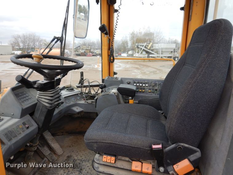 image for item DL5761 1996 Volvo L150C  wheel loader