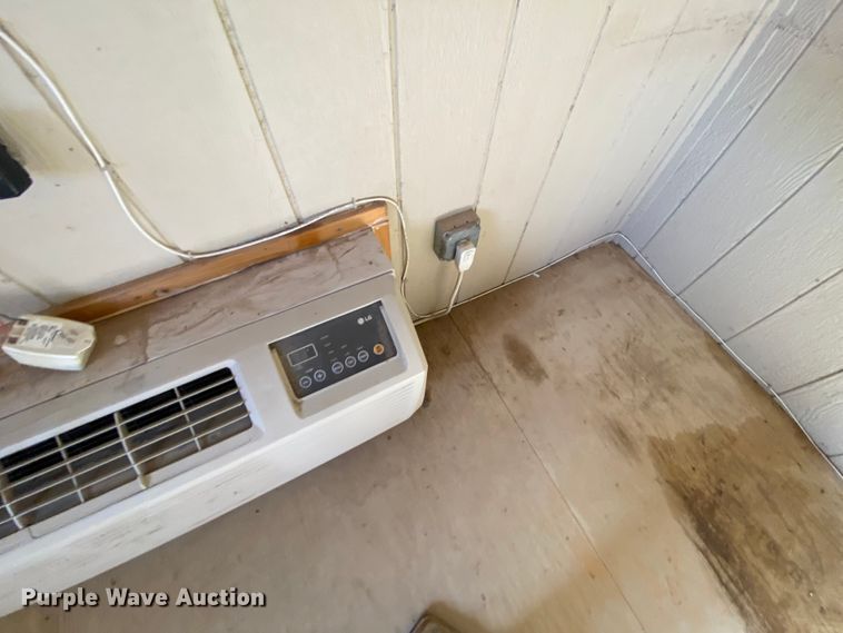 image for item DL6076 Mobile office