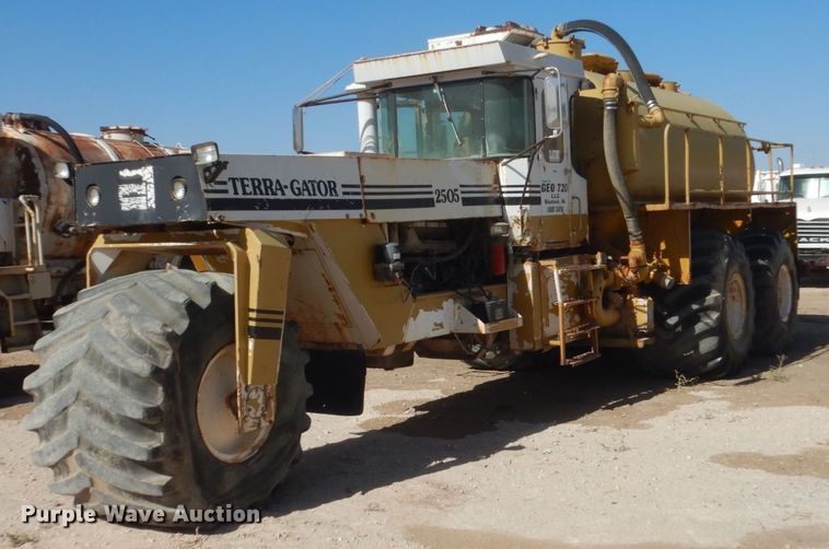 image for item DL6121 Ag-Chem Terra-Gator 2505  water wagon