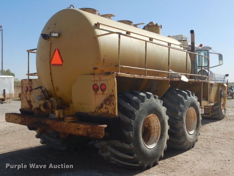 image for item DL6121 Ag-Chem Terra-Gator 2505  water wagon