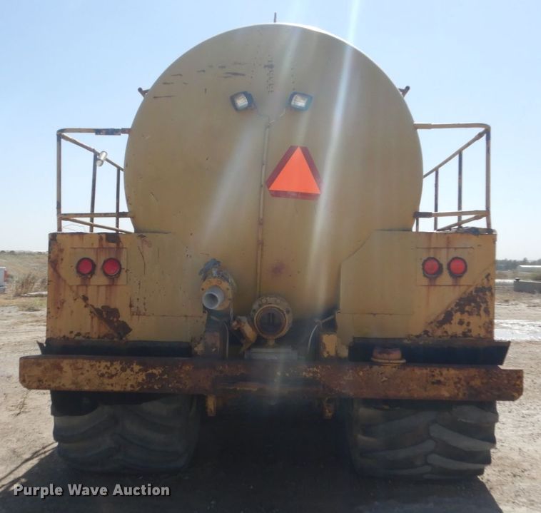 image for item DL6121 Ag-Chem Terra-Gator 2505  water wagon