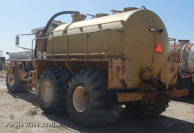 image for item DL6121 Ag-Chem Terra-Gator 2505  water wagon