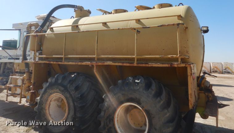 image for item DL6121 Ag-Chem Terra-Gator 2505  water wagon