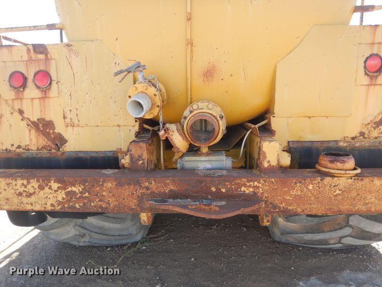 image for item DL6121 Ag-Chem Terra-Gator 2505  water wagon