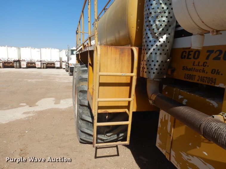 image for item DL6121 Ag-Chem Terra-Gator 2505  water wagon