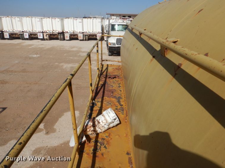 image for item DL6121 Ag-Chem Terra-Gator 2505  water wagon