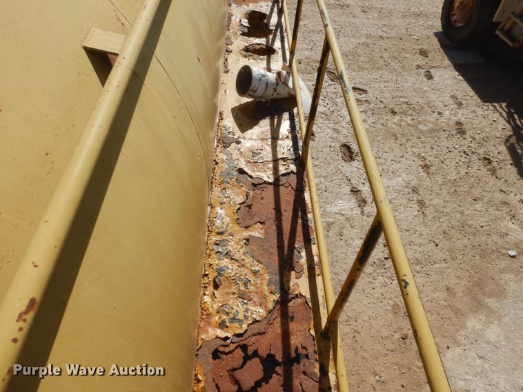 image for item DL6121 Ag-Chem Terra-Gator 2505  water wagon