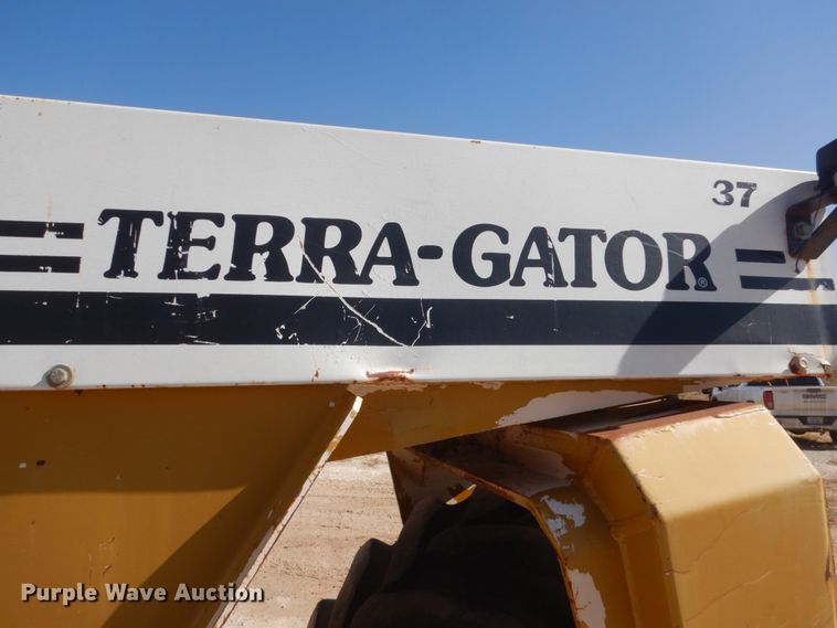 image for item DL6121 Ag-Chem Terra-Gator 2505  water wagon