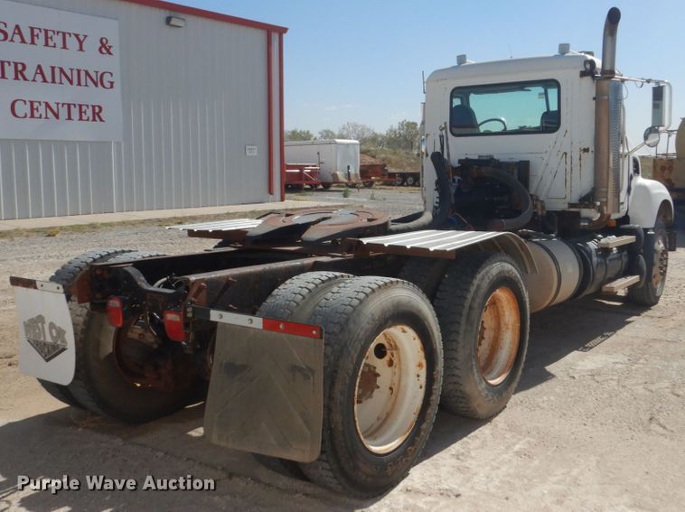 image for item DL6122 2003 Mack CV713  semi truck
