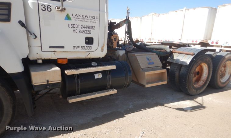 image for item DL6122 2003 Mack CV713  semi truck