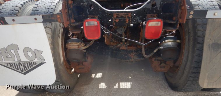 image for item DL6122 2003 Mack CV713  semi truck