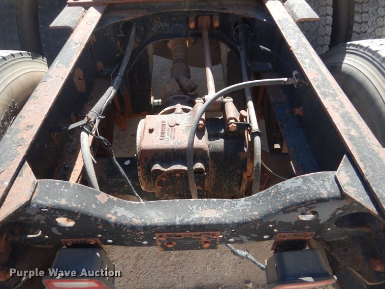 image for item DL6122 2003 Mack CV713  semi truck