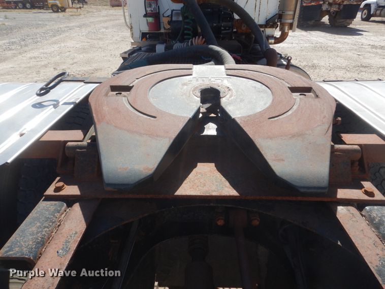 image for item DL6122 2003 Mack CV713  semi truck