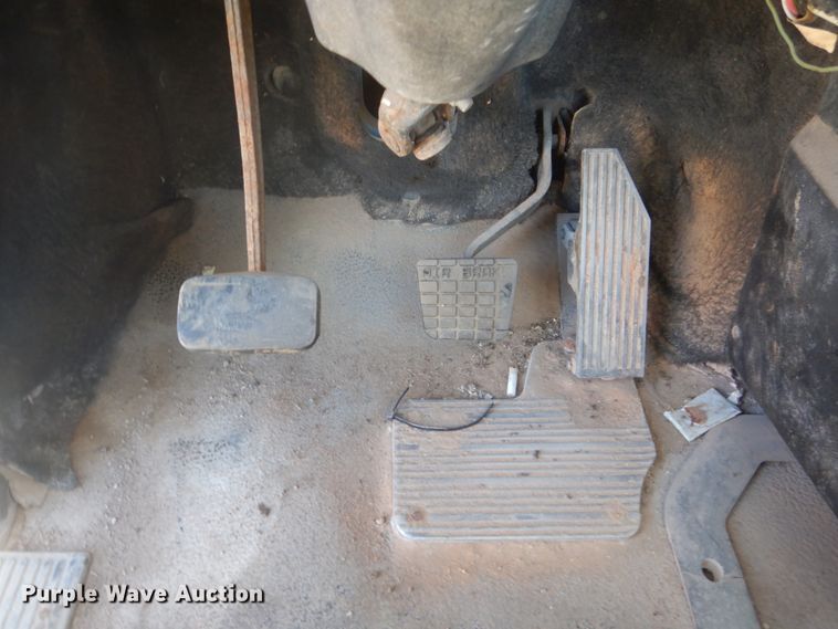 image for item DL6122 2003 Mack CV713  semi truck