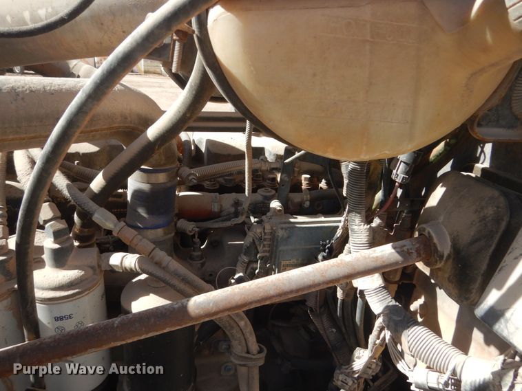 image for item DL6122 2003 Mack CV713  semi truck