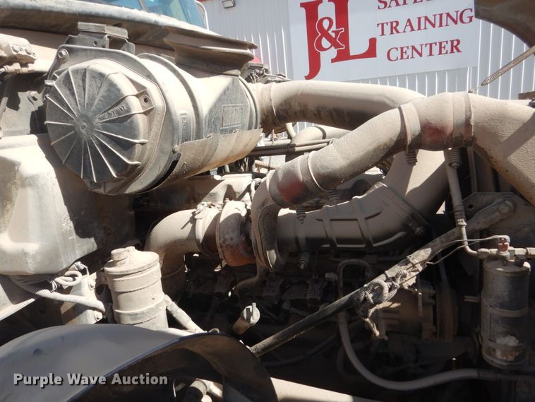 image for item DL6122 2003 Mack CV713  semi truck