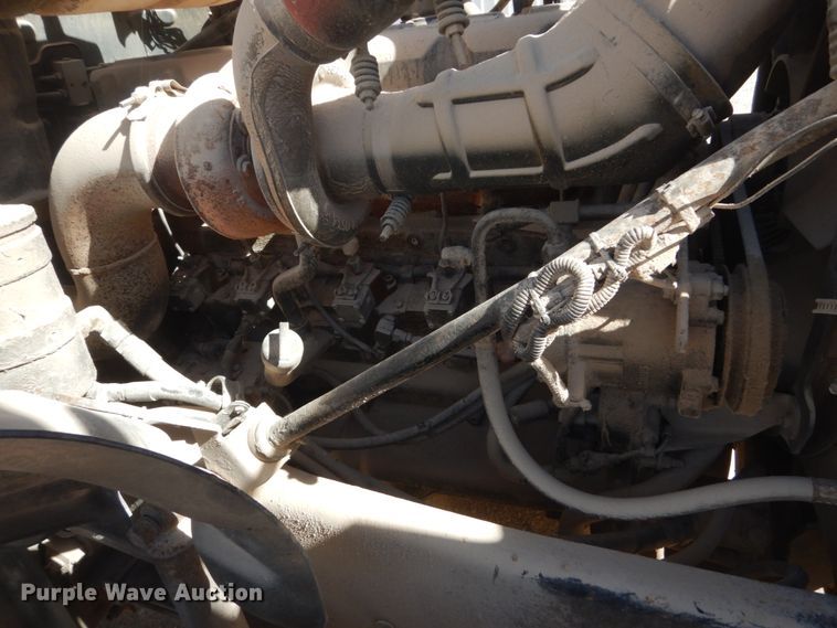 image for item DL6122 2003 Mack CV713  semi truck