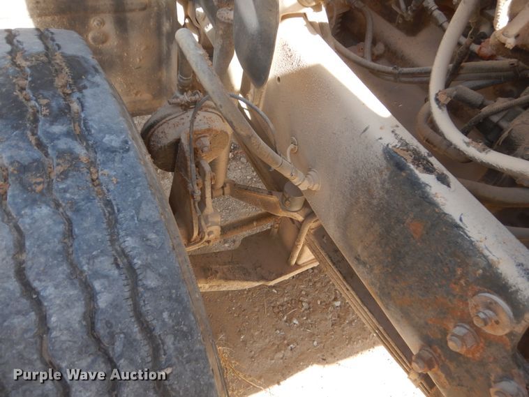 image for item DL6122 2003 Mack CV713  semi truck