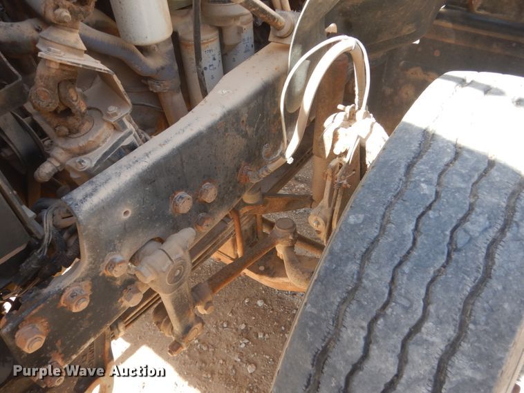 image for item DL6122 2003 Mack CV713  semi truck