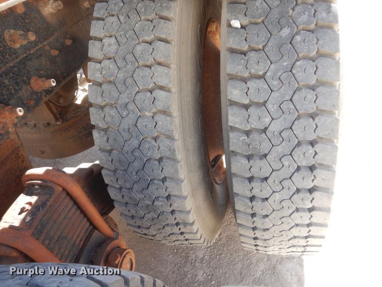 image for item DL6122 2003 Mack CV713  semi truck