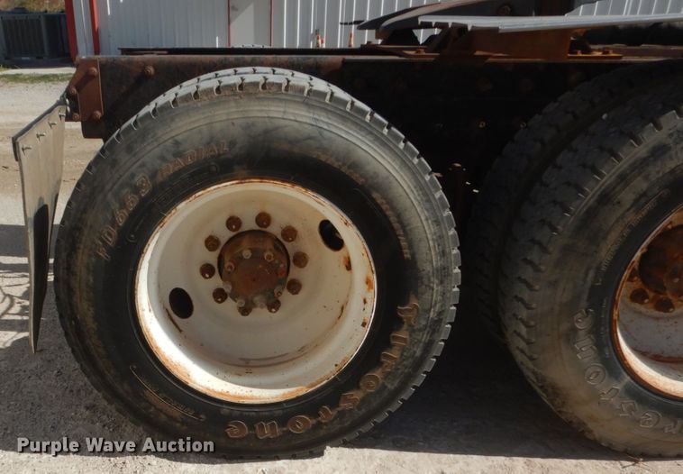 image for item DL6122 2003 Mack CV713  semi truck