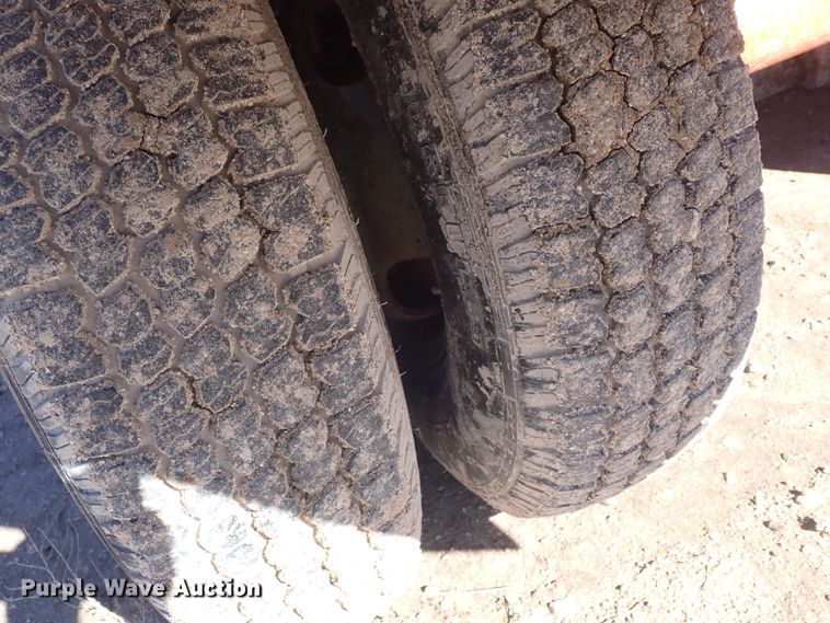 image for item DL6156 2002 Thomas  screen