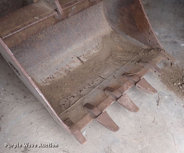 image for item DN2211 36" W excavator bucket