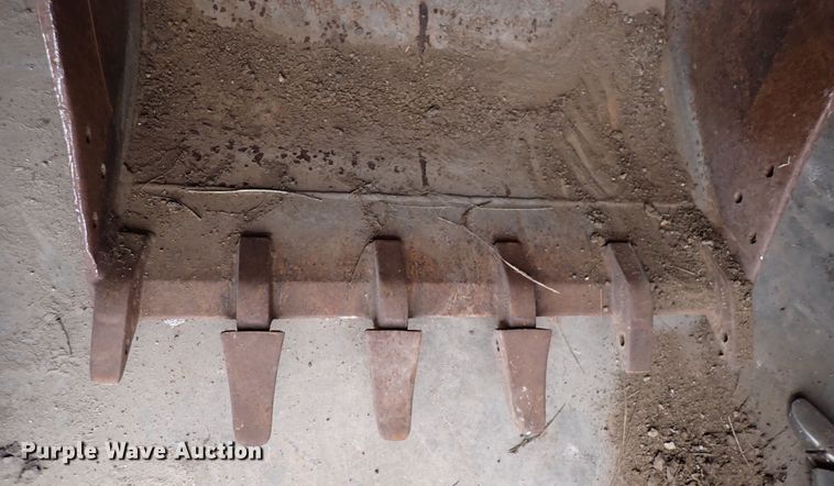 image for item DN2211 36" W excavator bucket