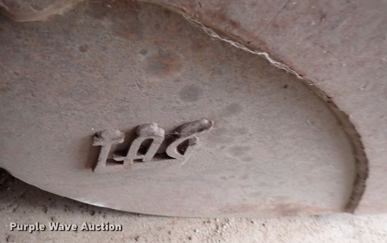 image for item DN2211 36" W excavator bucket