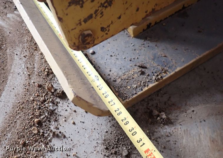 image for item DN2212 Contech  plate compactor