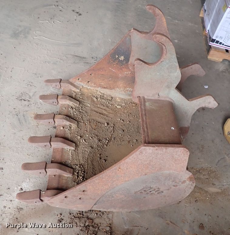 image for item DN2213 36" W excavator bucket