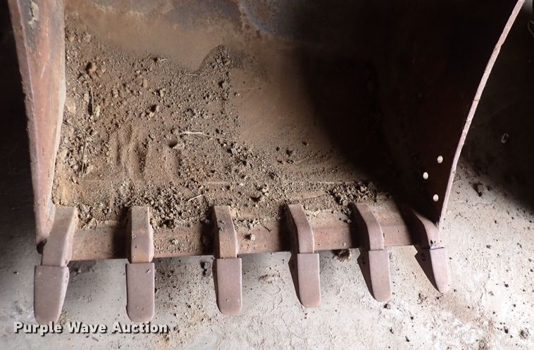 image for item DN2213 36" W excavator bucket