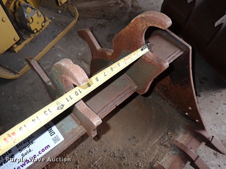 image for item DN2213 36" W excavator bucket