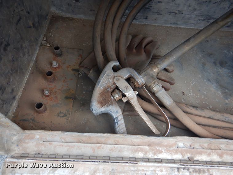 image for item DN6530 2002 GMC W5500  sewer jetter truck